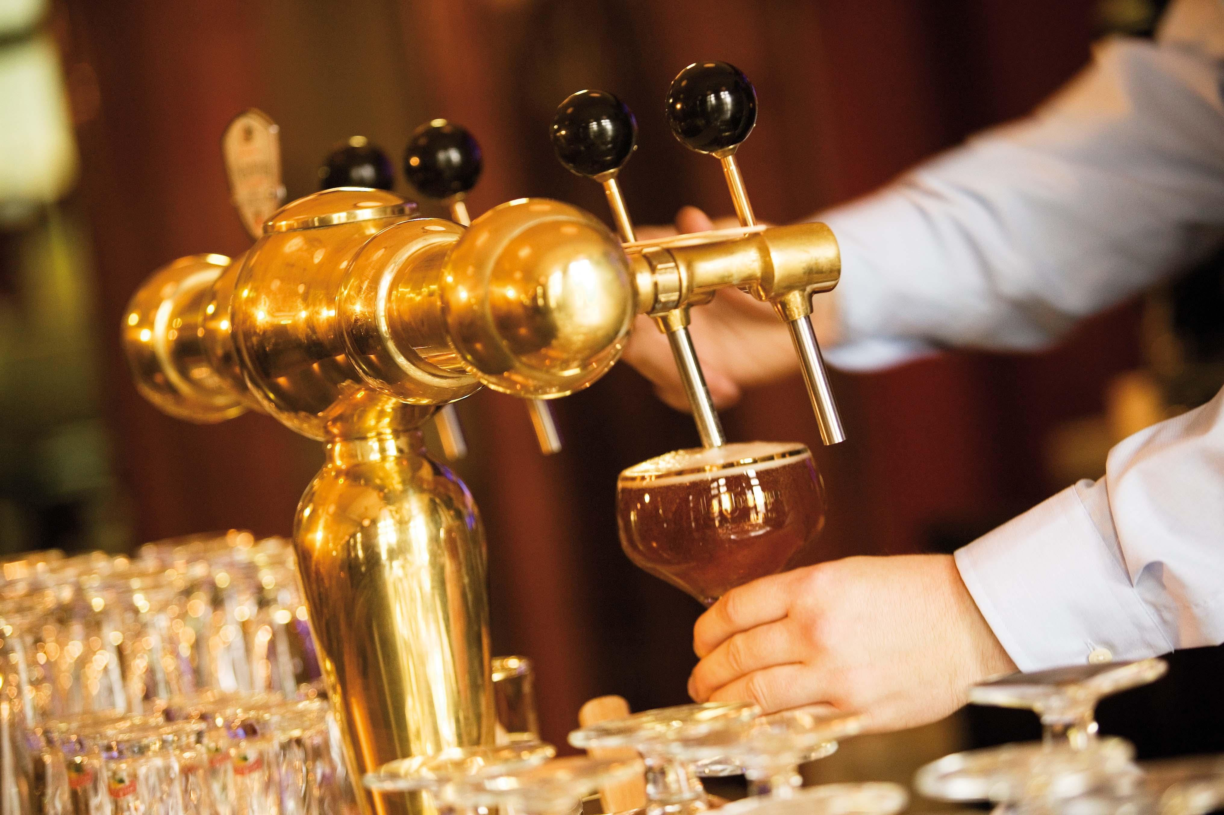 Grand Hotel Amrath Амстердам Екстер'єр фото Beer tap